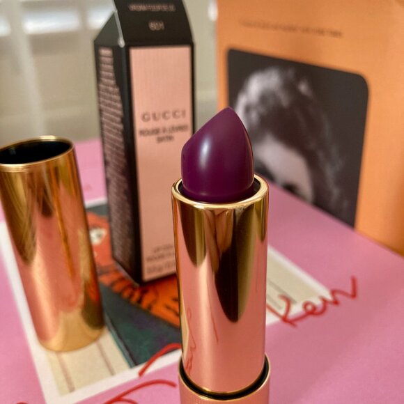 GUCCI 601 Virginia Fleur de Lis Satin Lipstick - Picture 6 of 8